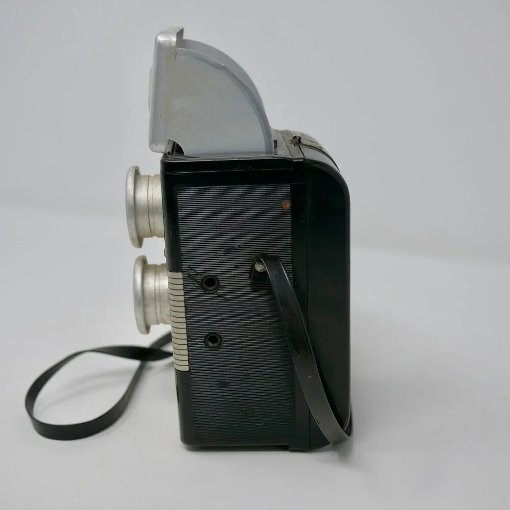 Vintage Herbert George Co. Insta Flash 620 Camera USA Strap